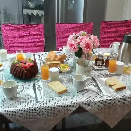 La Gerbaudiere Chambres&table D Hotes Proche Mont Saint Michel Cuisine Maison ベッド・アンド・ブレックファスト 3*