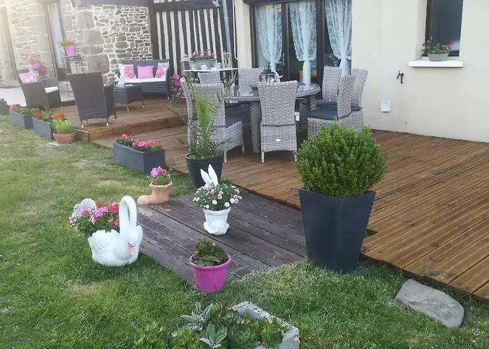 La Gerbaudiere Chambres&table D Hotes Proche Mont Saint Michel Cuisine Maison Bed and Breakfast