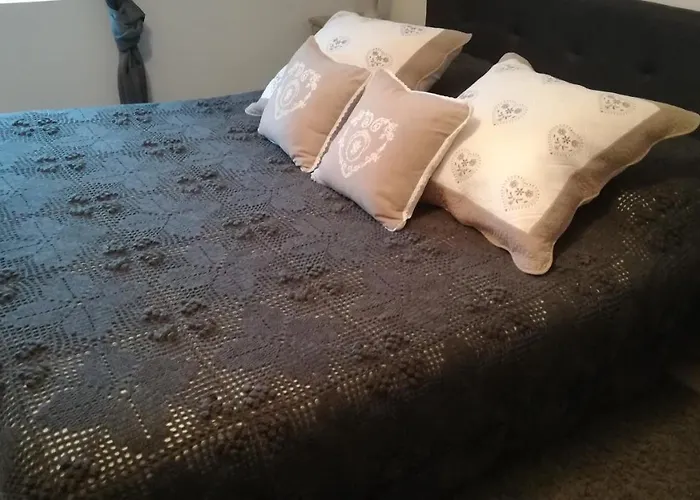 La Gerbaudiere Chambres&table D Hotes Proche Mont Saint Michel Cuisine Maison Bed and Breakfast