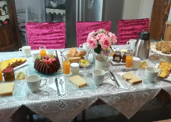 La Gerbaudiere Chambres&table D Hotes Proche Mont Saint Michel Cuisine Maison Bed and Breakfast 3*