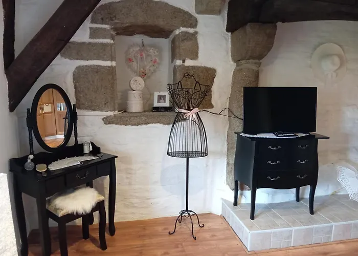 La Gerbaudiere Chambres&table D Hotes Proche Mont Saint Michel Cuisine Maison Bed and Breakfast