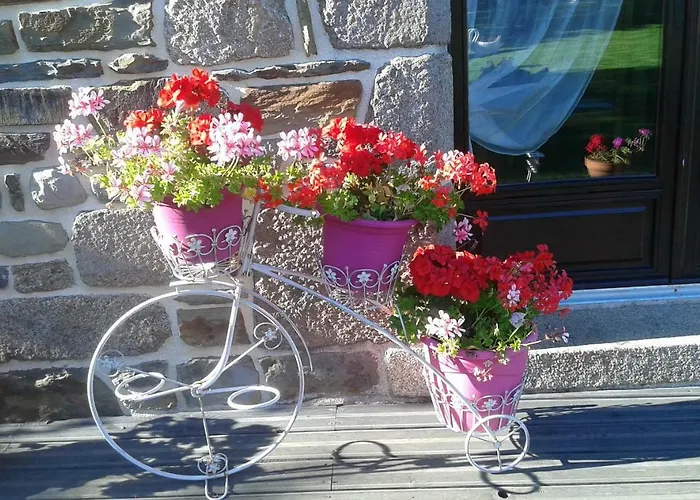 La Gerbaudiere Chambres&table D Hotes Proche Mont Saint Michel Cuisine Maison Bed and Breakfast