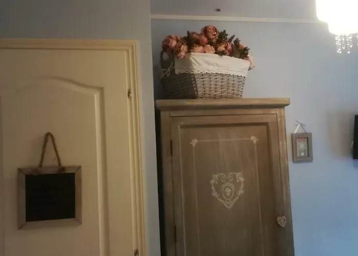 La Gerbaudiere Chambres&table D Hotes Proche Mont Saint Michel Cuisine Maison Bed and Breakfast