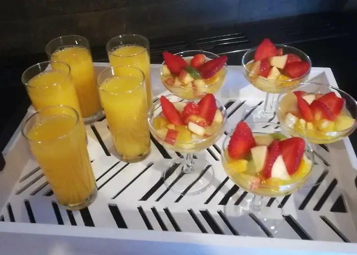 La Gerbaudiere Chambres&table D Hotes Proche Mont Saint Michel Cuisine Maison 住宿加早餐酒店