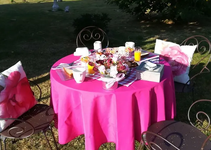 Bed and Breakfast La Gerbaudiere Chambres&table D Hotes Proche Mont Saint Michel Cuisine Maison